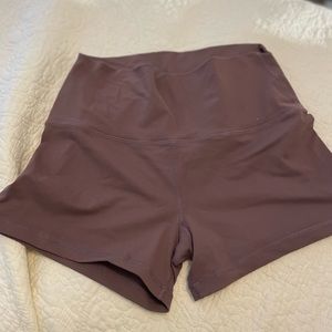 High wastes born primitive shorts